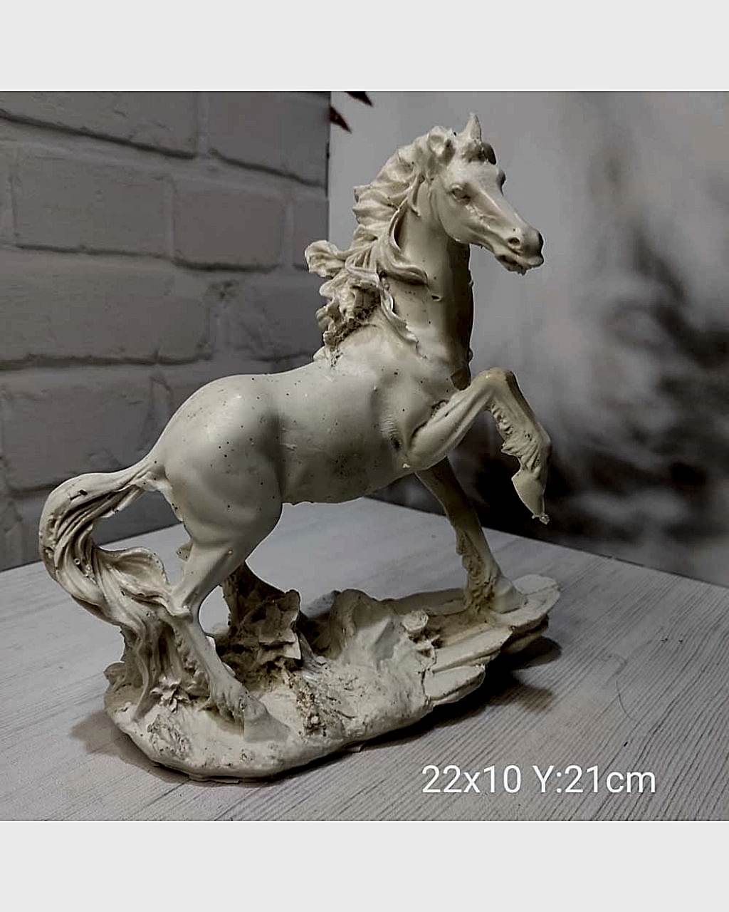 YY1461 Asil Duruşuyla Tek Ayağı Havada At Biblo Silikon Kalıp: Güç ve Zarafetin Buluştuğu Şahane Tasarım!